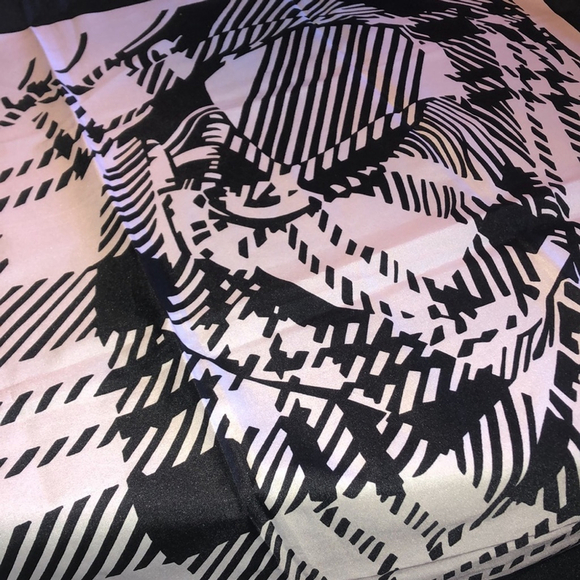 Vintage Black & White Houndstooth Abstract Retro Boho Scarf - Picture 5 of 6